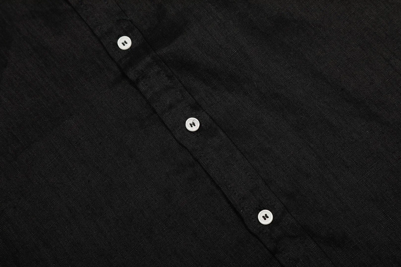 P300 Top Quality" Style Number: 8001# [Ralph Lauren Paul Pony Linen Basic Couple Style Shirt Long Sleeve] ✅Ralph Lauren Paul Small Label War Horse 100% Pure Linen Classic Basic Four Seasons Shirt Long Sleeve ✅A must-have item for the lazy style. The upper body has a retro and fresh feeling. ✅100% pure linen 280g 32 count fabric. Washed, retro and textured. ✅Dedicated to platform live broadcast. Wholesale entity ✅Simple and easy to match, light American old money style, the upper body is super great, ✅Standard for all seasons, worn alone/inner, it is a must-have for YYDS couples wardrobe. Size: S-XL Color: Black, White, Navy, Khaki, Pink, Yellow, Red, Colorful Blue, Light Blue, Rose Red